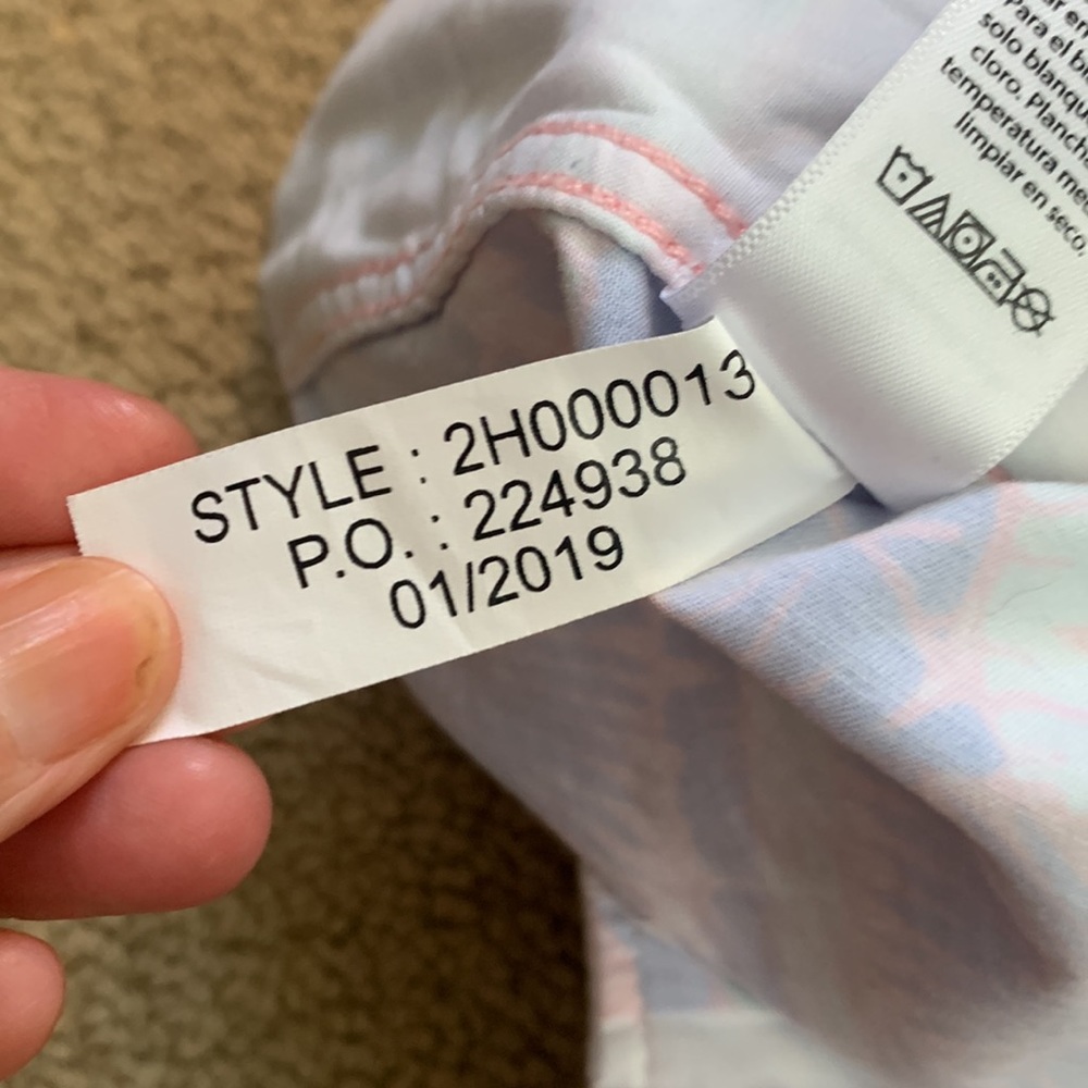 Vineyard Vines Shorts - Picture 11 of 11